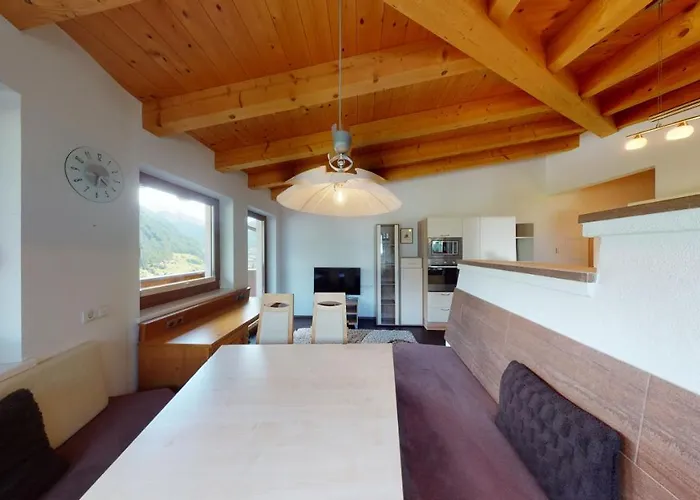 A Casa Bernstein Apartment